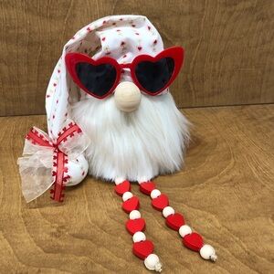 Hearts Gnome Ivory Red Beaded Legs Bow Farmhouse Valentines